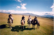 Equateur - Groupe de cavaliers  - Randonnée équestre sur l'avenue des volcans - Randocheval / Absolu voyages